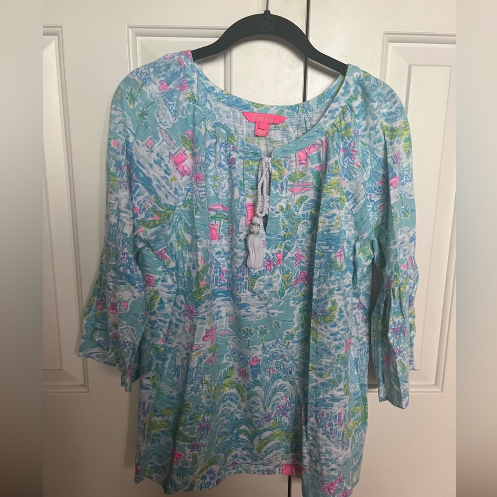 Lily Pulitzer sz L Ruffle/ Tie Neck Tshirt